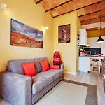 Lovely & Bright Bogatell Beach Apartment