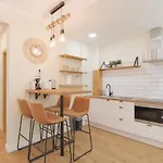 Cool&Colorful Centric Apartment