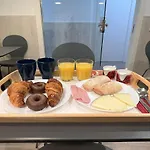 Hostal Live Barcelona