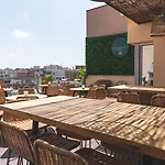 Arya Stadium Hotel