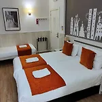 Hostal Live Barcelona