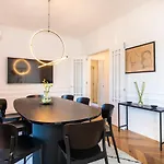 Majestic 4Br/4Bath Apartment In Sagrada Familia Area
