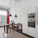 Stylish Apartment With Terrace For Couple Or Family