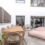 Limehome Barcelona Rector Triado