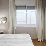 Bebarceloner Eixample Apartments - 2 Bedrooms