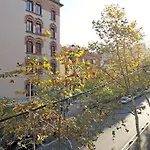 Bebarceloner Eixample Apartments - 2 Bedrooms