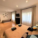Rooms In The Center Of Barcelona