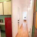 Stunning Designer 2 Bed Apt In Glorious Gracia