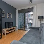 Modern And Bright Apartment In Eixample 1-2