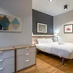Modern And Bright Apartment In Eixample 1-3