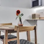 Luxury 1Br Born