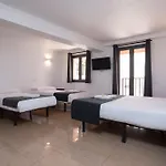 Hostal Bedmates
