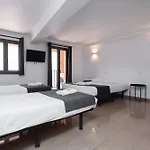 Hostal Bedmates