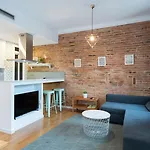 Bright And Cozy Flat In The Heart Of The City