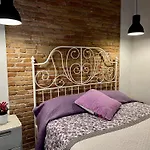 Bonito Apartamento En Zona Centrica De Barcelona