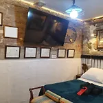 Studio Or Rooms With Private Bathroom Or Rooms With Shared Bathroom
