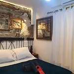 Studio Or Rooms With Private Bathroom Or Rooms With Shared Bathroom