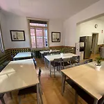 Leevin Student Barcelona