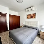 Rooms Sepulveda