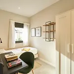 AinB Eixample - Miró Apartments