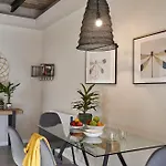 AinB Eixample - Miró Apartments