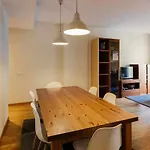 Comfortable 4 Rooms 2Bath W Balcony