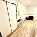 Cozy Studio Near Sants Estacion
