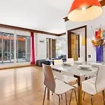 Sunlit Expansive Terrace, Ac & Outdoor Seating