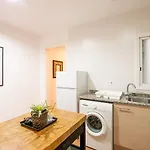 Beautiful Apartment With Terrace In Barcelona