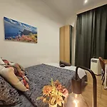 By La Rambla Rooms