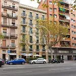 Moderno Y Bonito Apartamento En Urgell