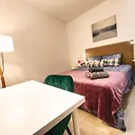 Private Rooms By Plaza Universidad