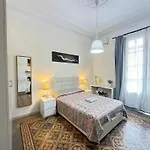 Habitaciones En La Calle Roger