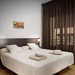 Classbedroom Gaudi Apartments