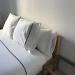 1 Casual Apartments