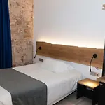 Hostal Paris
