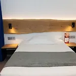 Hostal Paris