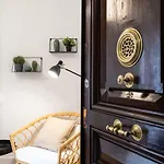 B32-Sunny And Modernist Apartment For Groups In Center