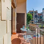 Lodging Apartments Modern Apartment In Downtown With Lovely Balcony