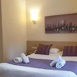 Hostal Barcelona Travel