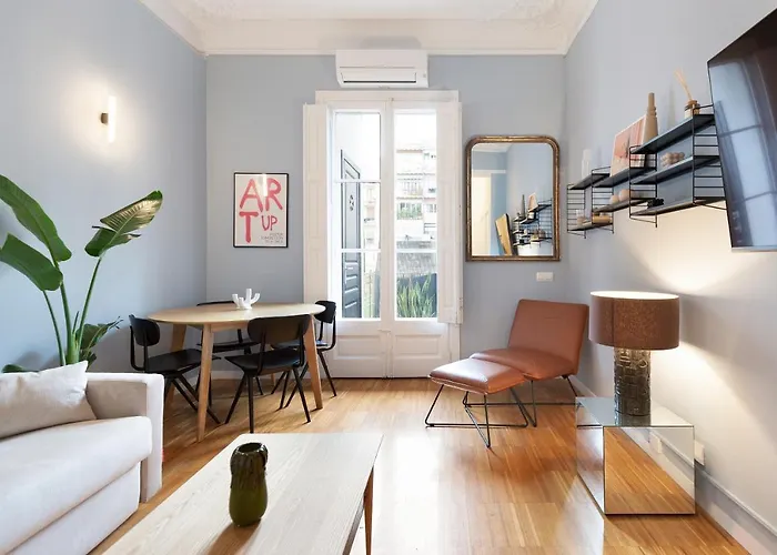 Senor Urgell Apartment By Olala Homes