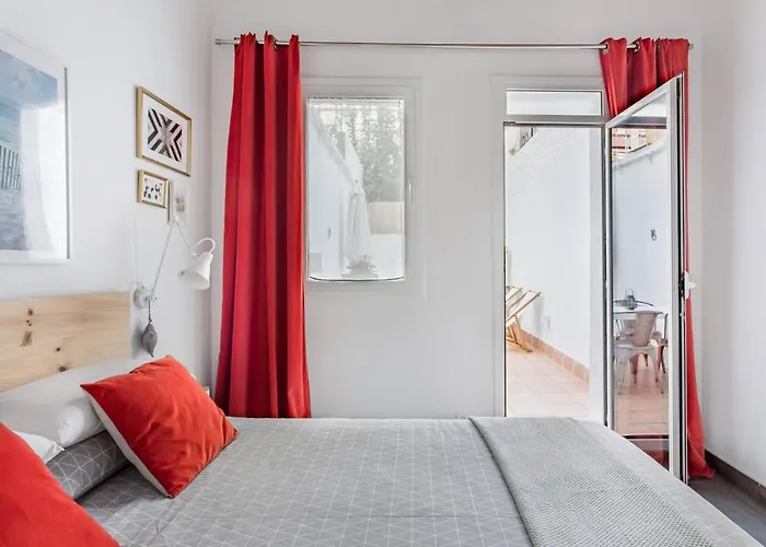 Stylish Apartment With Terrace For Couple Or Family