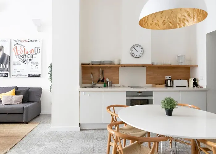 The Barcelona Centric Apt By Maison Pinata