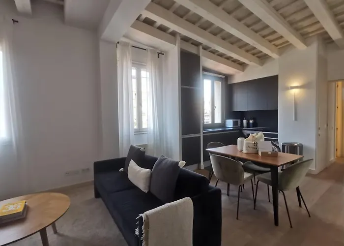 Luxury 2Br Central Location
