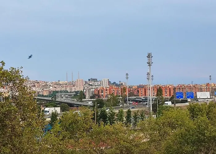 Acogedor Alojamiento En Trinitat Vella Barcelona