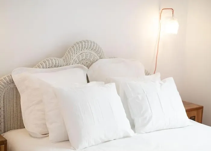 Stunning Designer 2 Bed Apt In Glorious Gracia