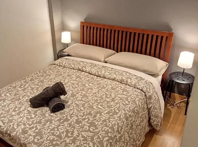 Double Private Room In The Center City Metro L1 & L5