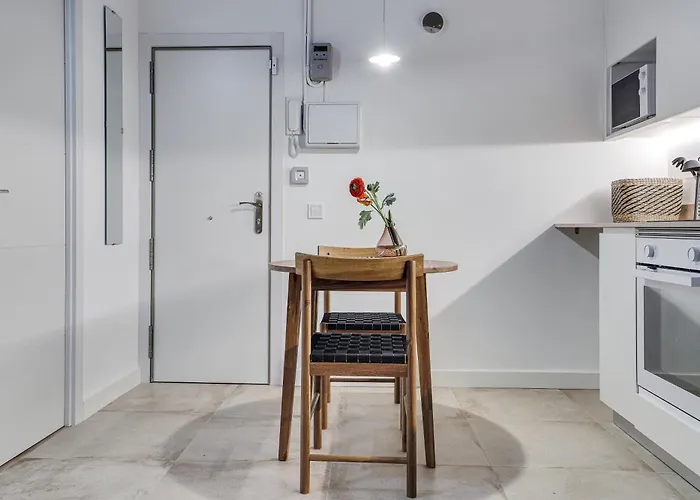Luxury 1Br Born
