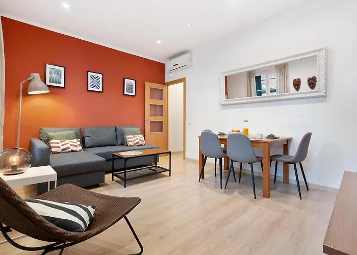 Recently Renovated 2 Bedroom Apartment In Eixample