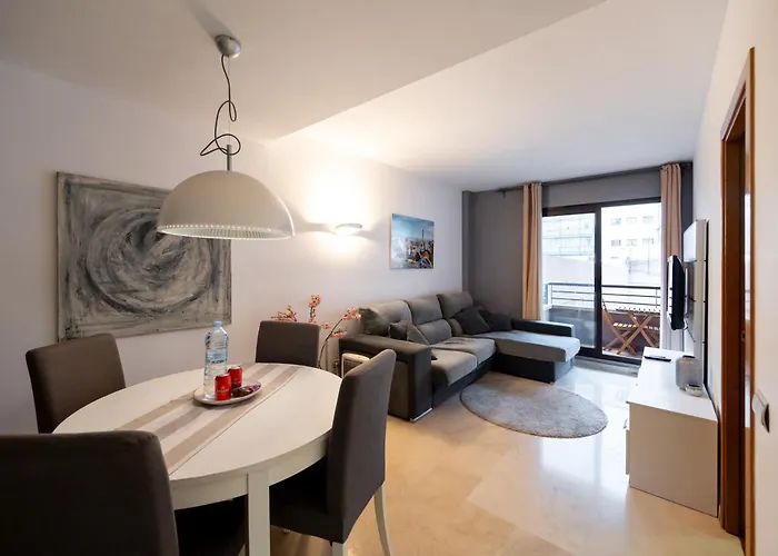 Comfy Downtown + Private Terrace